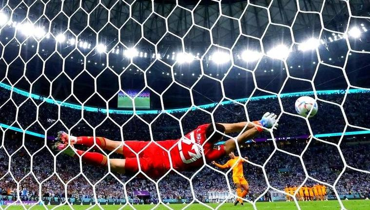 波兰力克摩洛哥，梅西点燃赛场