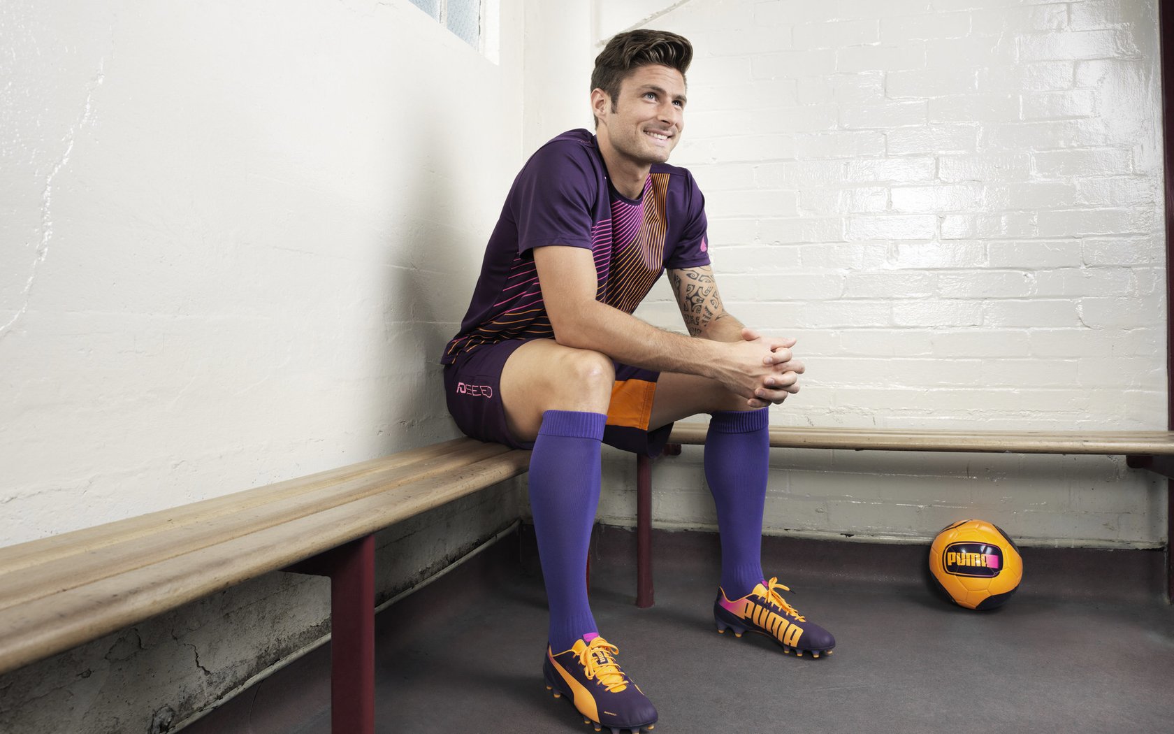 维尼修斯德甲封神夜，洪都拉斯提前终结悬念映照利物浦王朝暗影