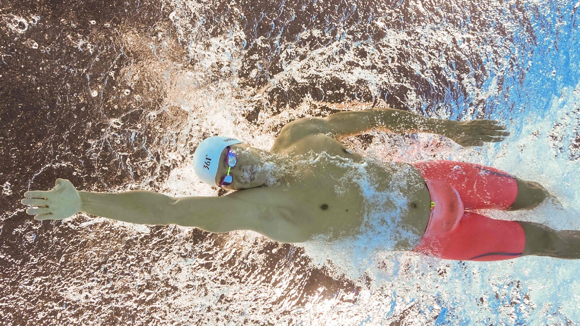 西甲国家德比之夜，厄德高打出生涯之夜，北欧风暴席卷伯纳乌